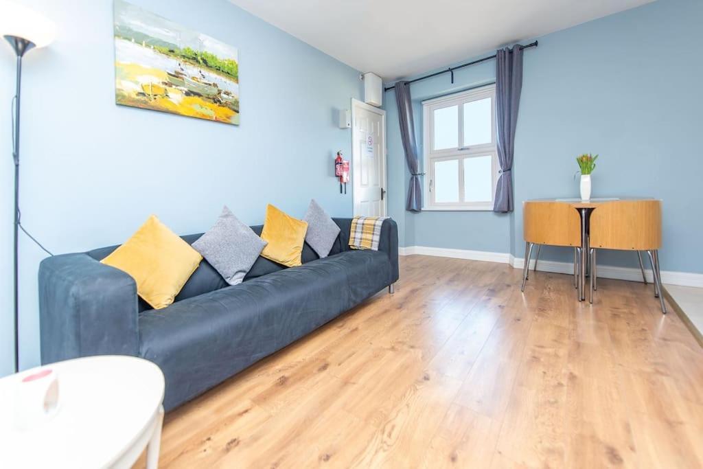 Clonbur House - Two Bedroom Village Apartment Γκάλγουεϊ Εξωτερικό φωτογραφία